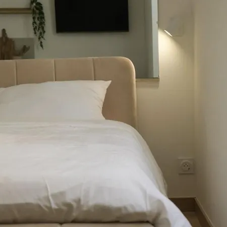 Apartmán Petite Fleur - Vieil Antibes-plage A 5 Min Antibes